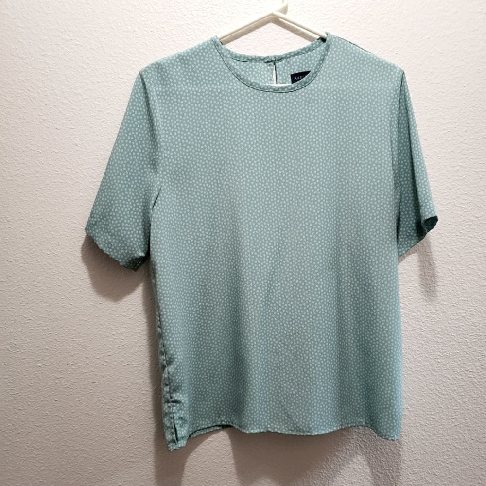 Ladies top by Karen Scott, S
